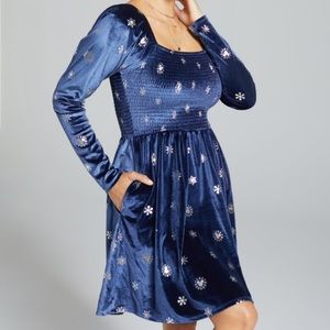 Disney Mickey Mouse Snowflake Allover‎ Print Long Sleeve Smock Dress BoxLunch